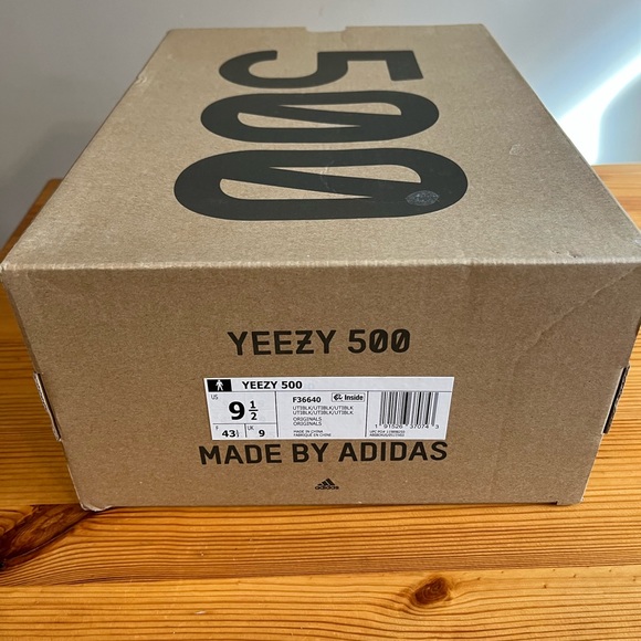 Size 9.5 Yeezy 500 ‘Utility Black’ - Condition 9.5/10 - Picture 3 of 8